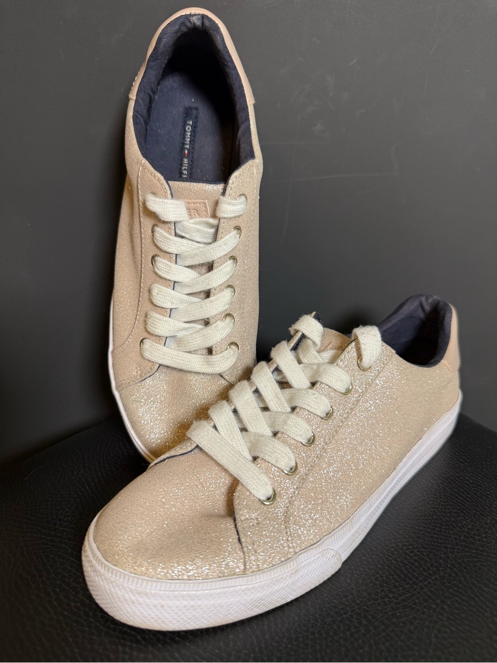 Tommy Hilfiger Gold Glitter Lace Up Sneakers Women’s Size 9M